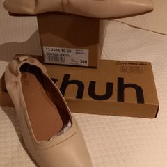 BNIB Leather Flats Size 5