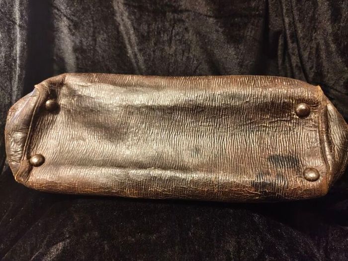 antique Gladstone doctors bag