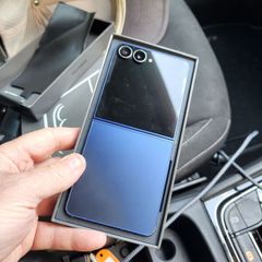 Samsung ZFlip7 outer screen working inner screen needs replacing 250-300 Fonfix