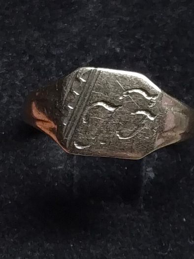 Vintage Irish 9ct Gold Signet Ring Fully Hallmarked Dublin Size 48