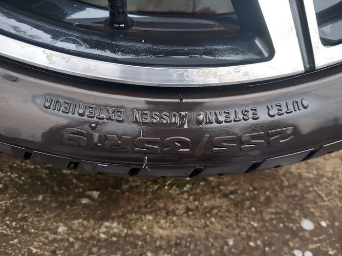 BMW alloy wheels with tyres