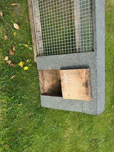 Rabbit hutch