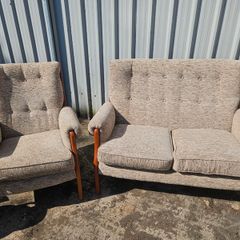 Settee couch