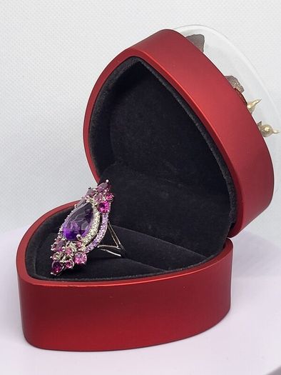 Heart Ring Box (Size 7x7x7 cm)