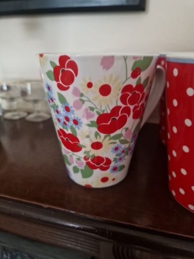 porcelain mugs