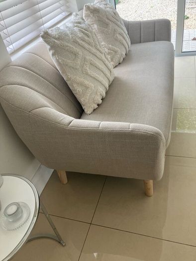 2.5 seater couch
