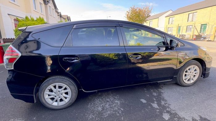 Toyota Prius Alpha 2015 7 Seater Auto Family Car