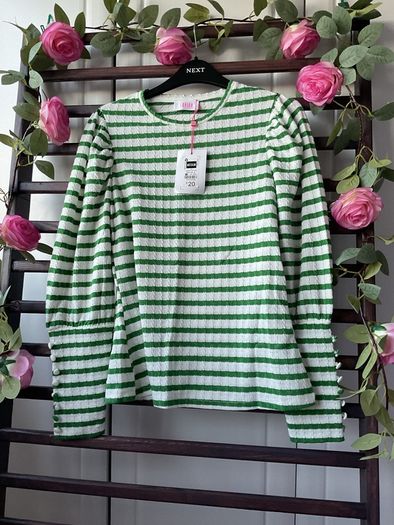 Bnwt green striped top savida. Medium