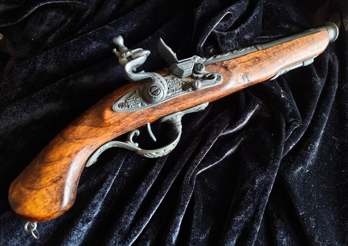 decorative 18th-century style flintlock pistol replica