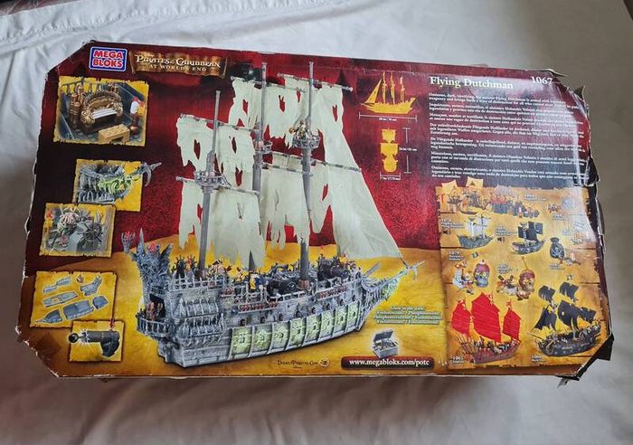 Vintage 2006 mega blocks pirates of the Caribbean At world end 1067 Flying Dutchman Brand new sealed