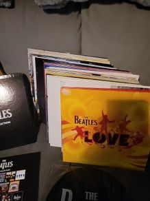 DeAGOSTINI The Beatles vinyl collection 23 albums all magazines vinyl mat and folder complete collection