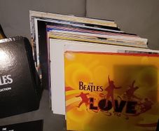 DeAGOSTINI The Beatles vinyl collection 23 albums all magazines vinyl mat and folder complete collection