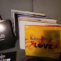 DeAGOSTINI The Beatles vinyl collection 23 albums all magazines vinyl mat and folder complete collection