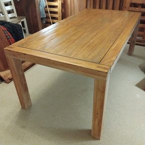 Dining table and 4 chairs