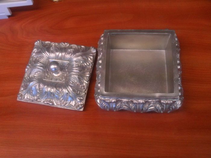 Trinket box