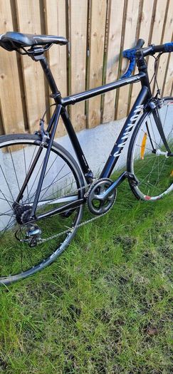 Canyon road bike ( serviced ) ( delivery )