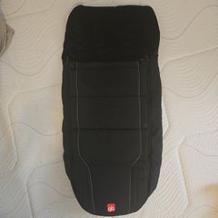 GB stroller footmuff wind and cold resistant.