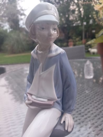 2 Lladro figurines, no damage