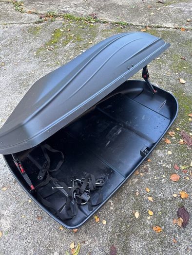 BMW i4 roof rack and roof box