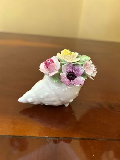 Vintage Royal Doulton bone china floral bouquet in a shell