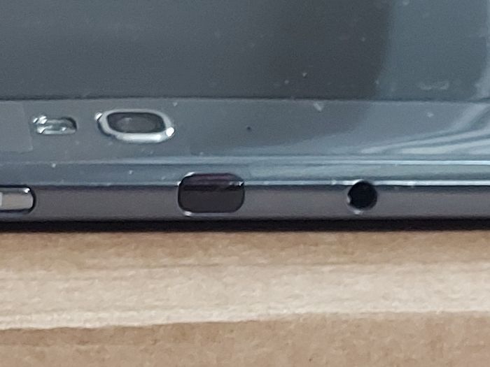 Samsung Galaxy Note 10.1 inch, Model No GT-N8013, 32GB, in excellent condition with lots of family movies for your entertainment