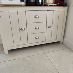 2-Door 3-Drawer Sidetable Good Condition