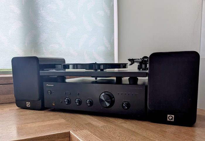 Rega Pioneer Q Acoustics hifi
