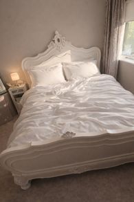 French king size bed