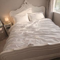 French king size bed