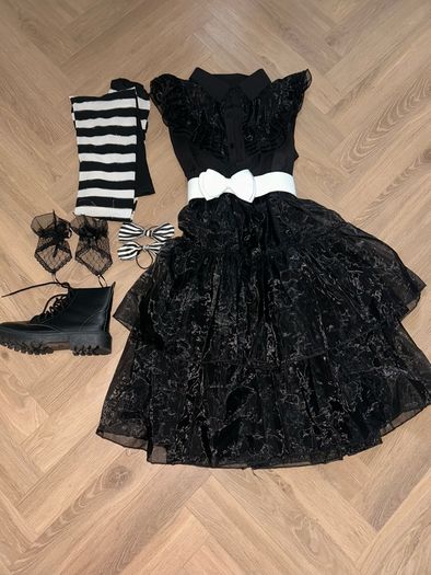 Girls costume