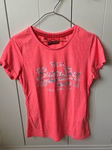 Superdry t-shirt for women / ladies. Size: Medium