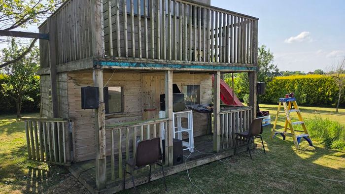 2 Storey Playhouse