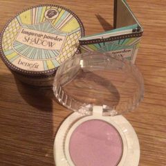Benefit eye shadow
