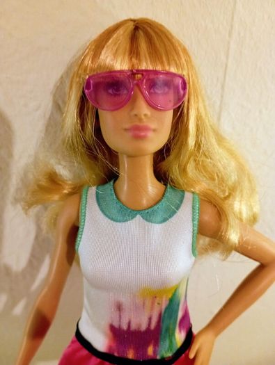 Barbie fashionista Lacey doll
