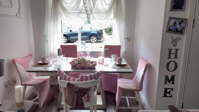 dinging table & chairs