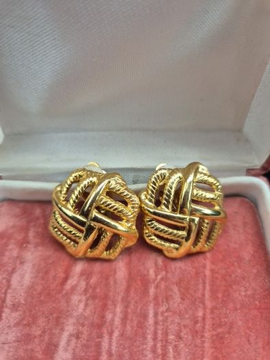 Vintage Gold Tone Earrings