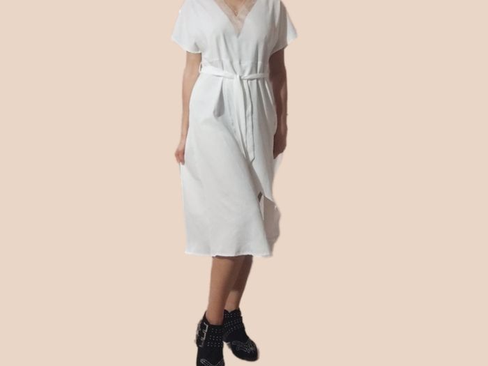 White & Gold Lace Dress with V-Neck and Ruffles  Size S