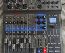 Zoom Livetrak L-8 Like New
