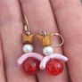 Vintage jewelry is sold individually for 5 to 10 euros. Image 8