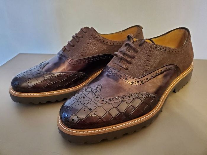 Ladies boots shoes flat Amberone new boxed size 4 Uk
