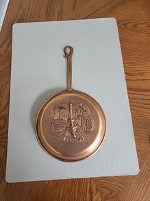 Copper hanging plate paris