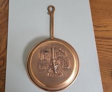 Copper hanging plate paris