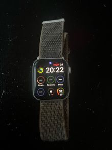 Apple Watch SE GEN 2 with 10 straps + charger