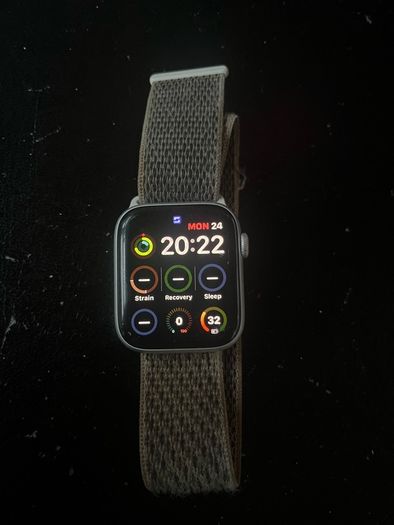 Apple Watch SE GEN 2 with 10 straps + charger