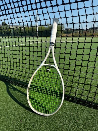 Tennis racket yonex vcore 98