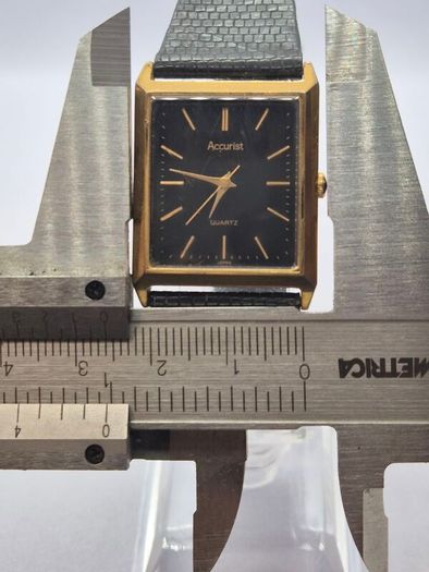 Vintage Accurist Gold-Tone Tank Watch - Retro 80s