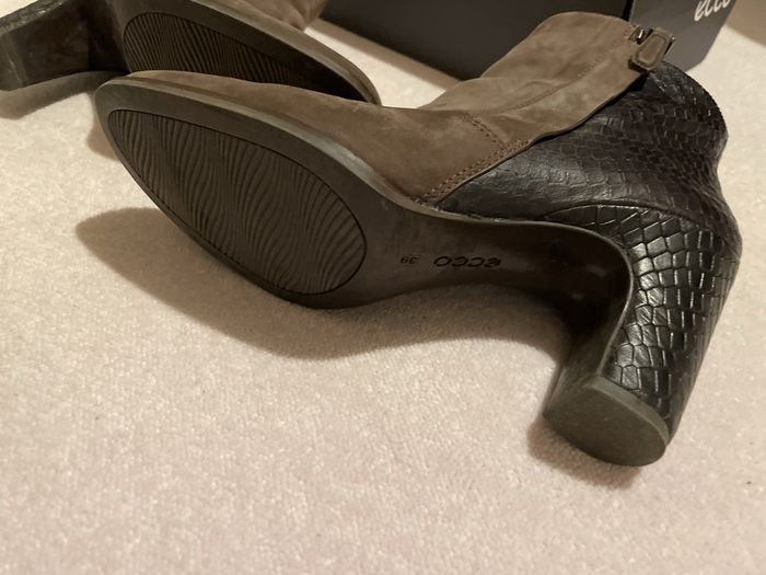 Ecco grey ankle boots Size 39