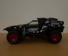 Lego Technic 42160 Audi RS Q e-tron (Built)