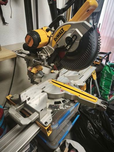 Dewalt dws727+ Stand