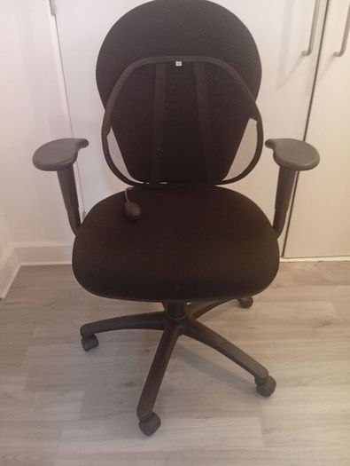 Professional Quality Expensive Computer Office Adjustable Swivel chair 8months old